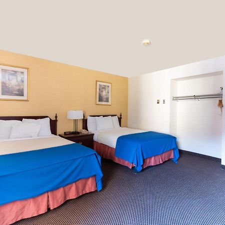 Mclure Hotel Wheeling Buitenkant foto