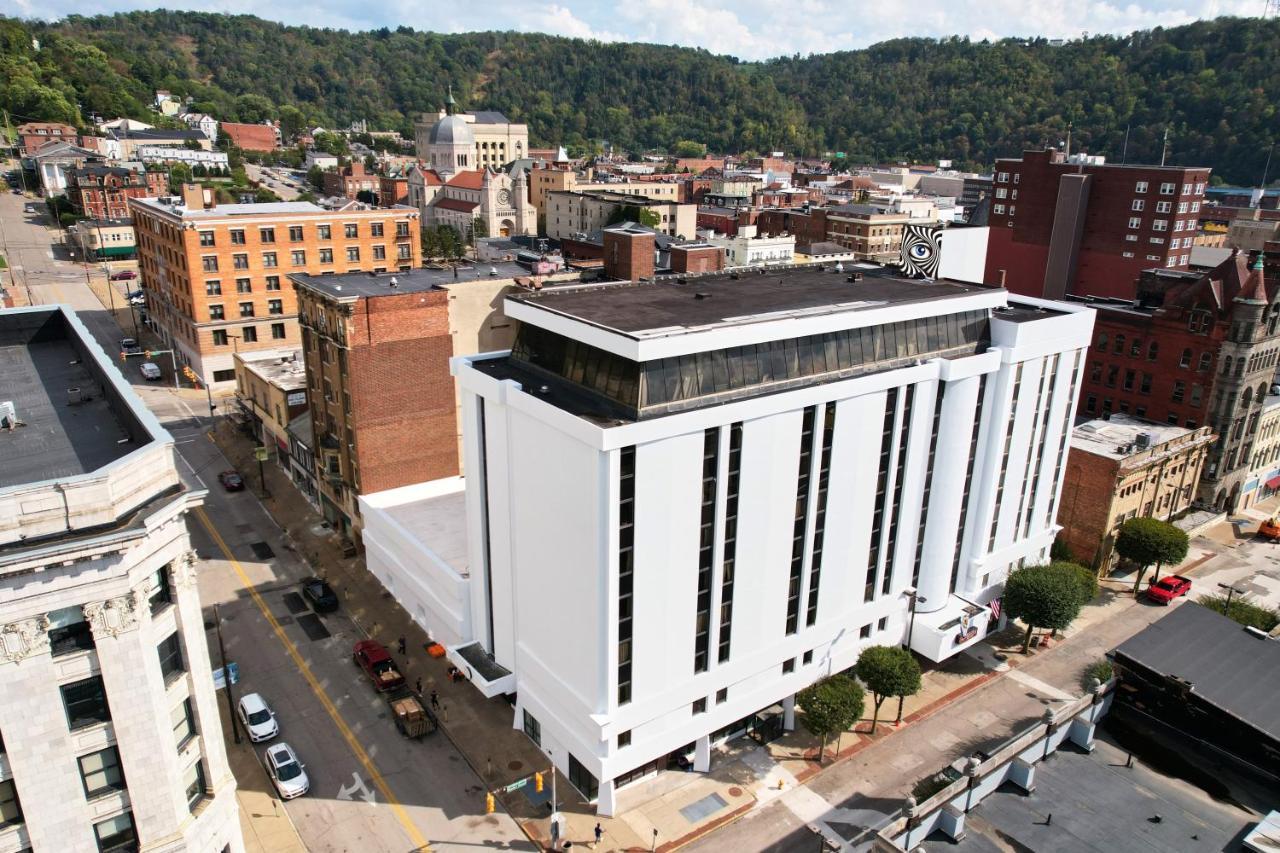 Mclure Hotel Wheeling Buitenkant foto