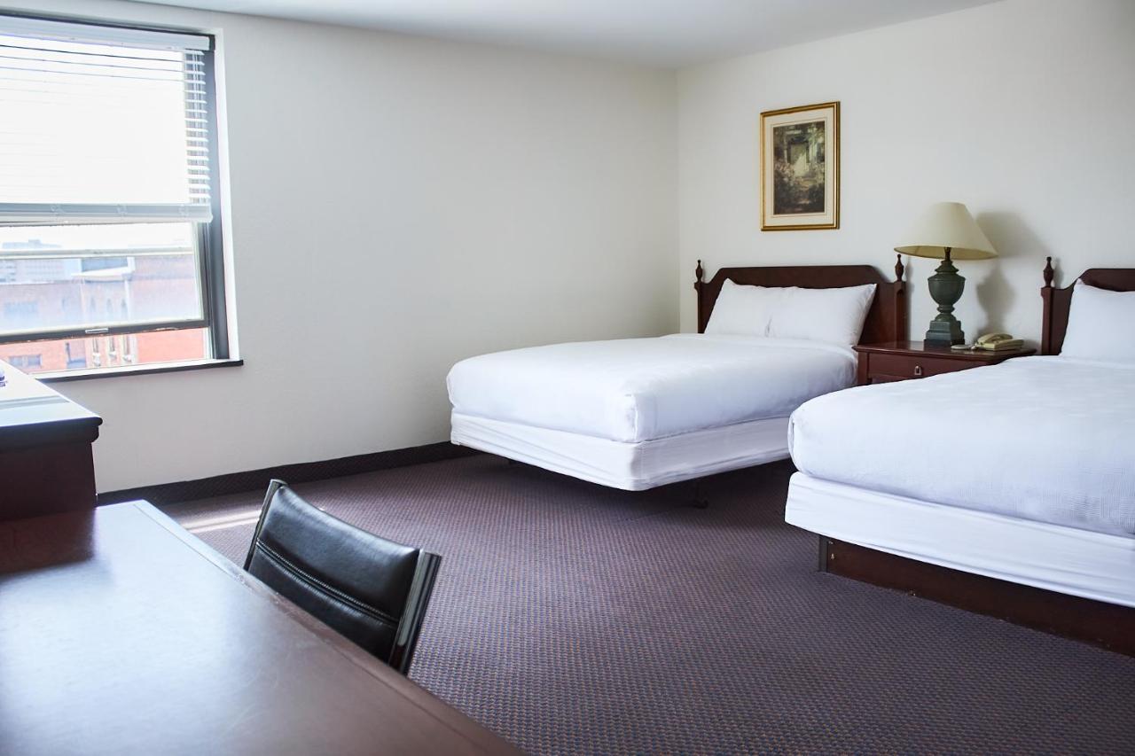 Mclure Hotel Wheeling Buitenkant foto