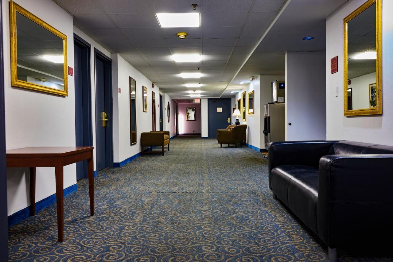Mclure Hotel Wheeling Buitenkant foto