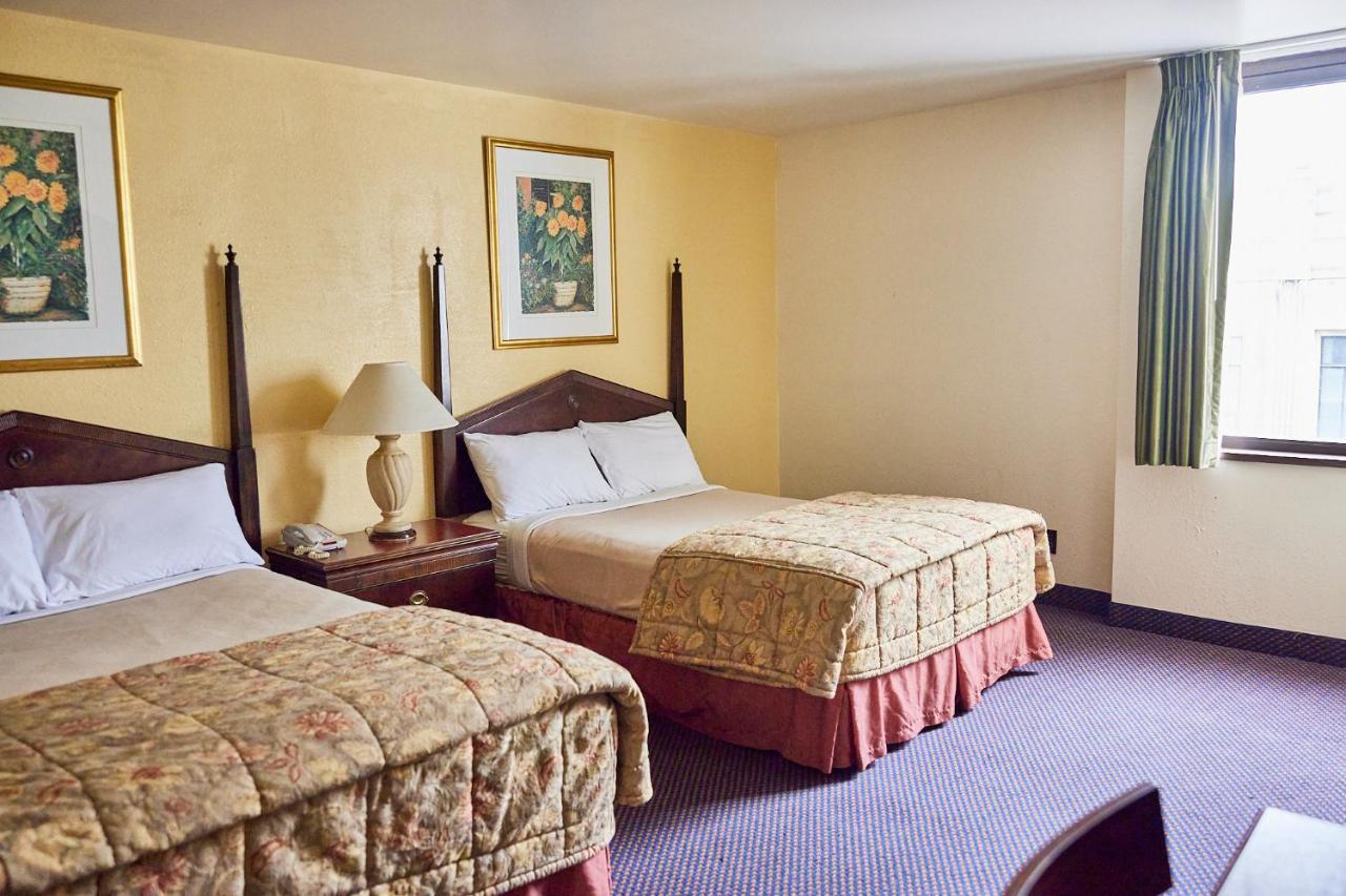 Mclure Hotel Wheeling Buitenkant foto
