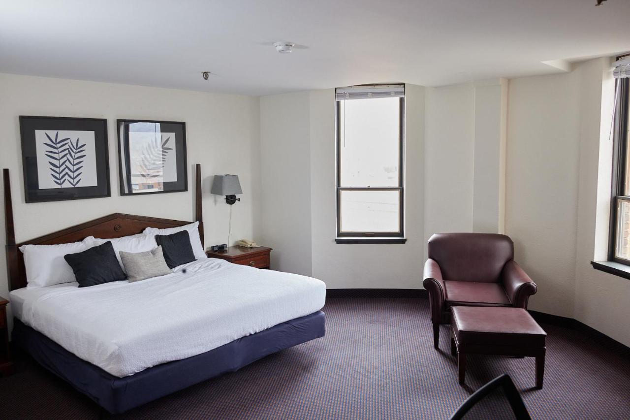 Mclure Hotel Wheeling Buitenkant foto