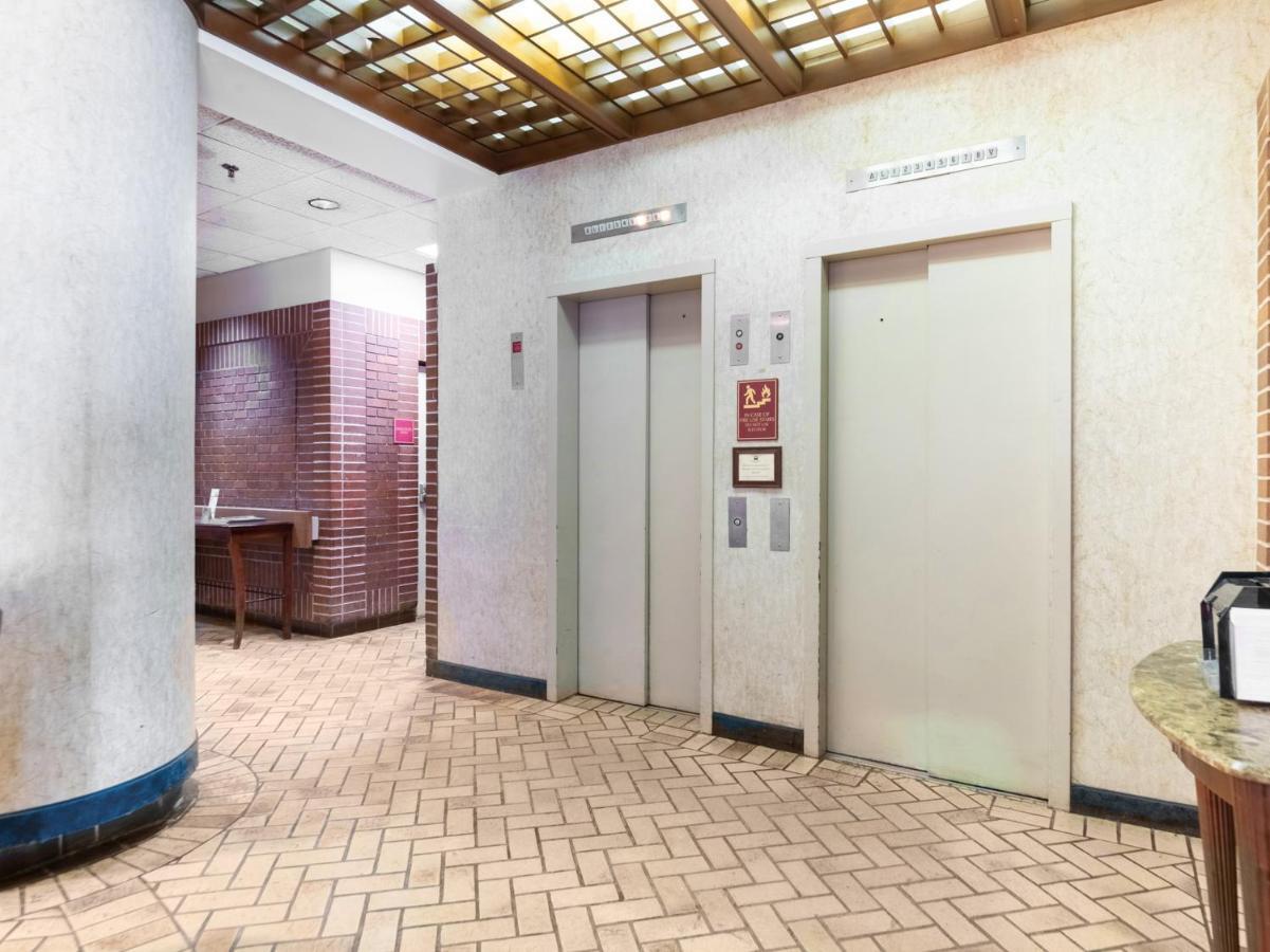 Mclure Hotel Wheeling Buitenkant foto