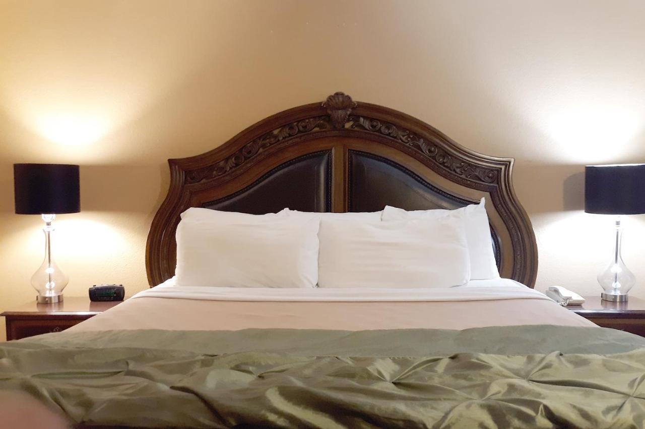 Mclure Hotel Wheeling Buitenkant foto