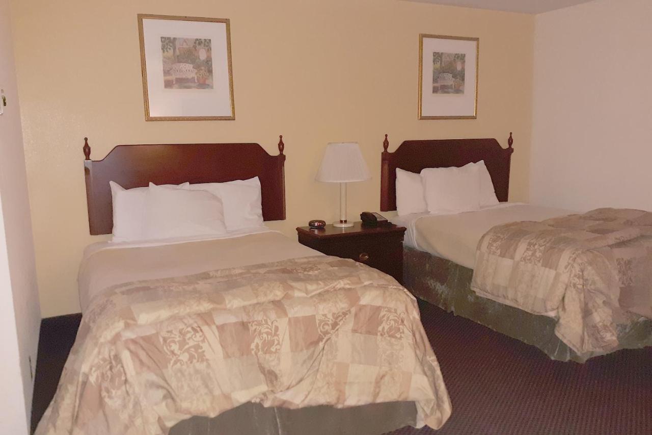 Mclure Hotel Wheeling Buitenkant foto